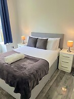 Birmingham Blissful Retreat - 4 Bedroom