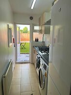 Birmingham Blissful Retreat - 4 Bedroom