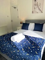 Birmingham Blissful Retreat - 4 Bedroom