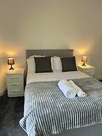 Birmingham Blissful Retreat - 4 Bedroom