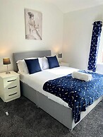 Birmingham Blissful Retreat - 4 Bedroom