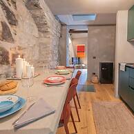 Rebecca Suite Nearby Urio s Castle