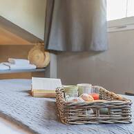 Rebecca Suite Nearby Urio s Castle