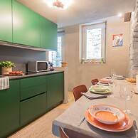 Rebecca Suite Nearby Urio s Castle