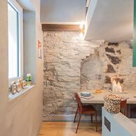 Rebecca Suite Nearby Urio s Castle