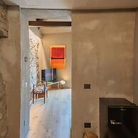 Rebecca Suite Nearby Urio s Castle