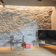 Rebecca Suite Nearby Urio s Castle