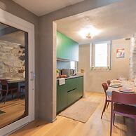 Rebecca Suite Nearby Urio s Castle