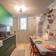 Rebecca Suite Nearby Urio s Castle