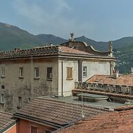 Rebecca Suite Nearby Urio s Castle