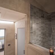 Gaia Suite Nearby Urio s Castle