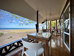 Playa Del Fuego Beach Hostel and Resort