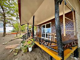 Playa Del Fuego Beach Hostel and Resort