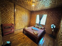 Playa Del Fuego Beach Hostel and Resort