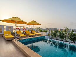 Bloom Hub WEH Andheri