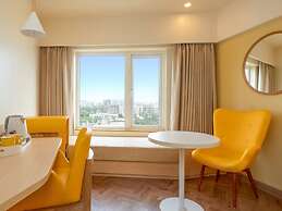 Bloom Hub WEH Andheri