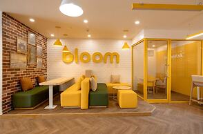 Bloom Hub WEH Andheri