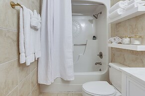 Pool & Beach Access: Oceanfront Galveston Condo