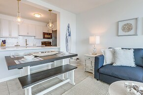 Pool & Beach Access: Oceanfront Galveston Condo