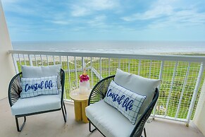 Pool & Beach Access: Oceanfront Galveston Condo