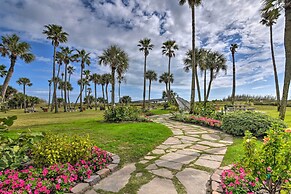 Pool & Beach Access: Oceanfront Galveston Condo