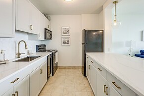 Pool & Beach Access: Oceanfront Galveston Condo