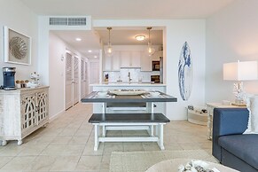 Pool & Beach Access: Oceanfront Galveston Condo