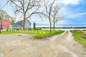 Kayak & Fish: 1 Block to Lakeside Park & Ramp!