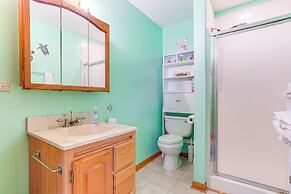 Kayak & Fish: 1 Block to Lakeside Park & Ramp!