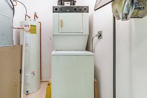 Kayak & Fish: 1 Block to Lakeside Park & Ramp!