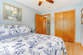 Kayak & Fish: 1 Block to Lakeside Park & Ramp!