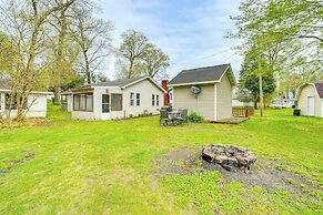 Kayak & Fish: 1 Block to Lakeside Park & Ramp!