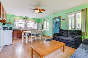 Kayak & Fish: 1 Block to Lakeside Park & Ramp!