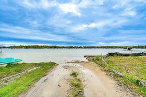 Kayak & Fish: 1 Block to Lakeside Park & Ramp!