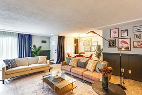 Vibrant Tacoma Retreat, Near Point Defiance Park!