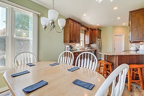 Wilmington Home w/ Sunroom & Private Deck!