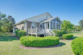 Wilmington Home w/ Sunroom & Private Deck!