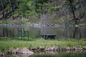 Ice Fishing On-site: Waterfront Nekoosa Home!