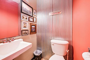 Ice Fishing On-site: Waterfront Nekoosa Home!