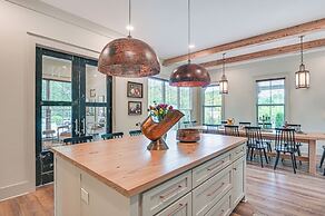 Idyllic Belmont Home < 1 Mi to Historic District!