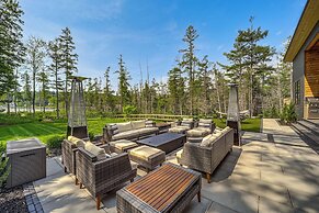 Chic Bellaire Home w/ Outdoor Kitchen on Clam Lake