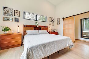 Chic Bellaire Home w/ Outdoor Kitchen on Clam Lake