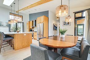 Chic Bellaire Home w/ Outdoor Kitchen on Clam Lake