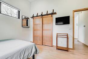 Chic Bellaire Home w/ Outdoor Kitchen on Clam Lake