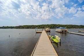Chic Bellaire Home w/ Outdoor Kitchen on Clam Lake