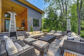 Chic Bellaire Home w/ Outdoor Kitchen on Clam Lake