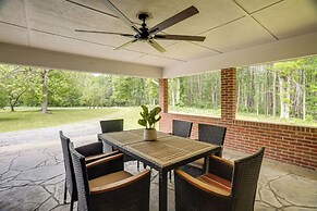 Riverfront Shenandoah Getaway w/ Kayaks & Tubes!