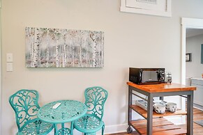 Riverfront Shenandoah Getaway w/ Kayaks & Tubes!