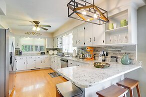 Riverfront Shenandoah Getaway w/ Kayaks & Tubes!