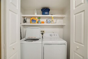 Riverfront Shenandoah Getaway w/ Kayaks & Tubes!